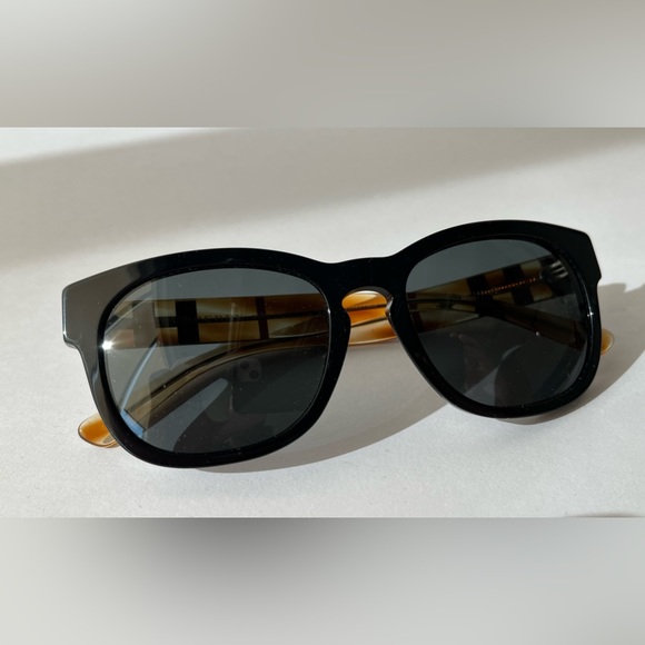 Burberry 4226 Sunglasses Black Havana 360487 New - Picture 3 of 6